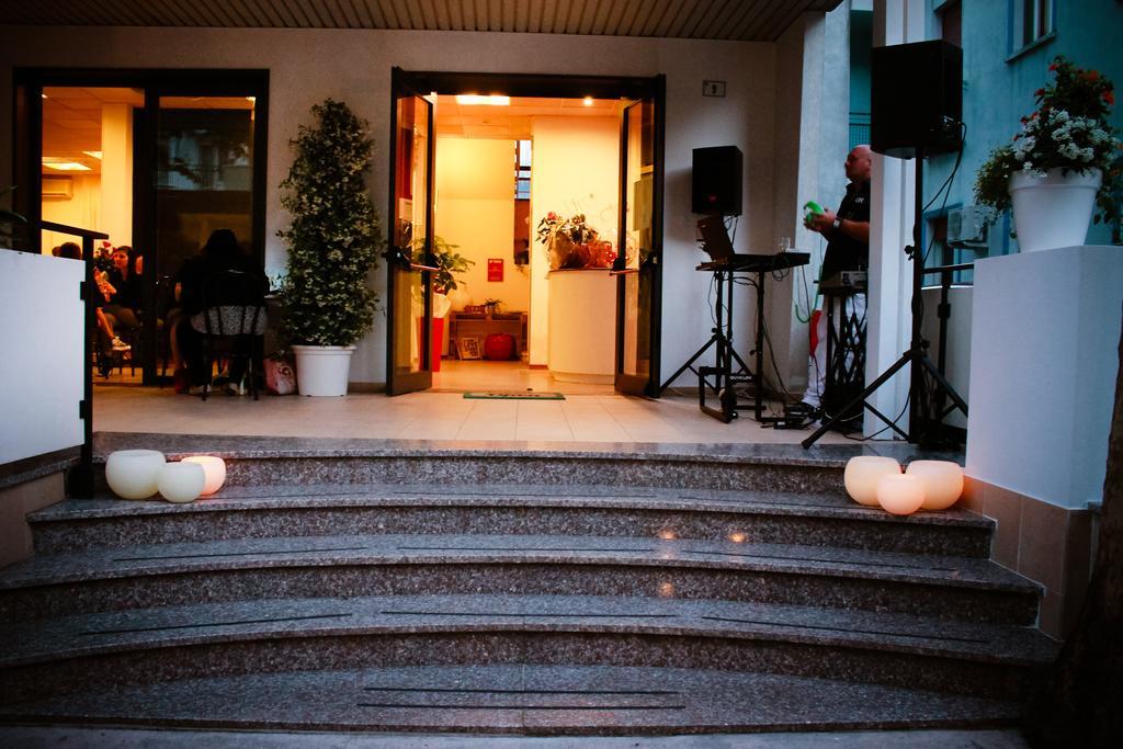 Altro Hotel Беллария-Иджеа-Марина Экстерьер фото